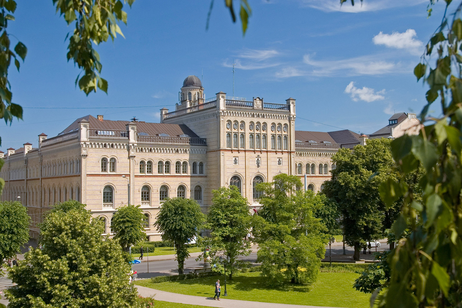 Latvijas Universitātes ēka Raiņa bulvārī 19