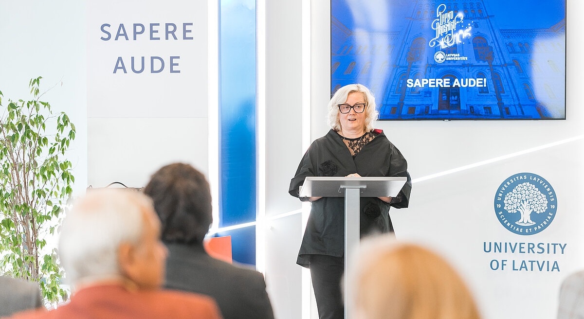 Lu profesore Zanda Rubene Doktorantūras skolas zālē "Sapere Aude"