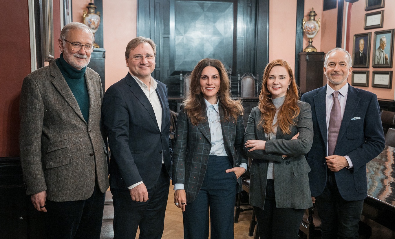 LU fonda padomes kopbilde kopā ar LU rektoru prof. Gundaru Bērziņu