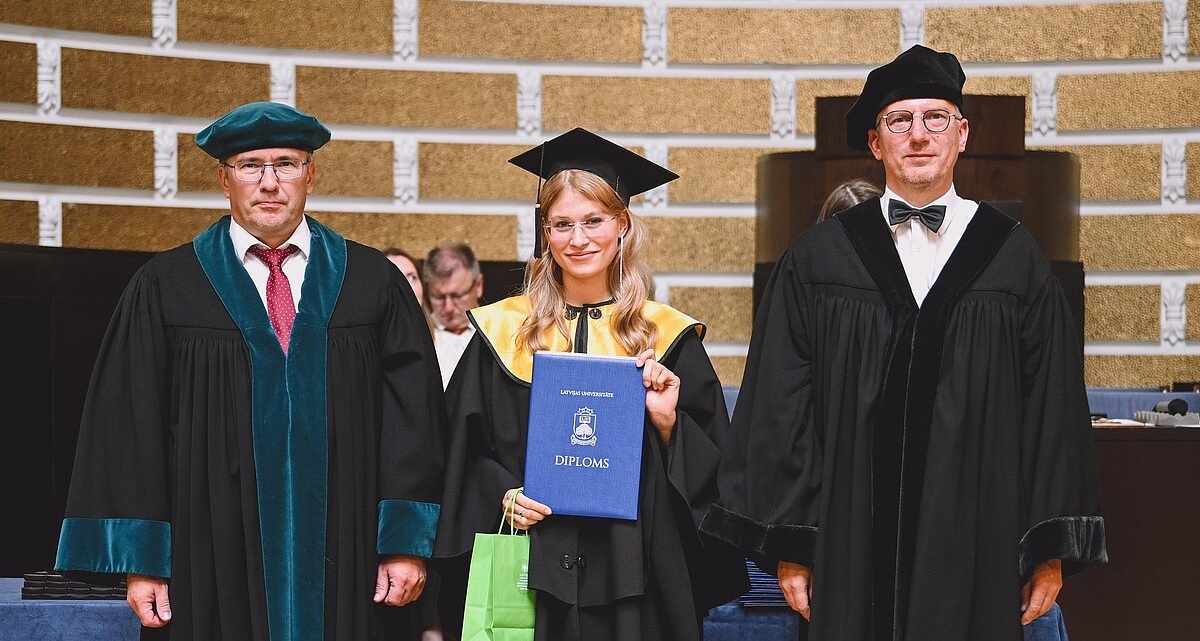 EZTF dekāns Aigars Ekers, Veronika Moiseja un Attīstības prorektors Enno Ence