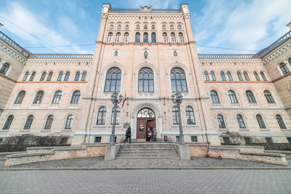 LU galvenā ēka Raiņa bulvārī 19