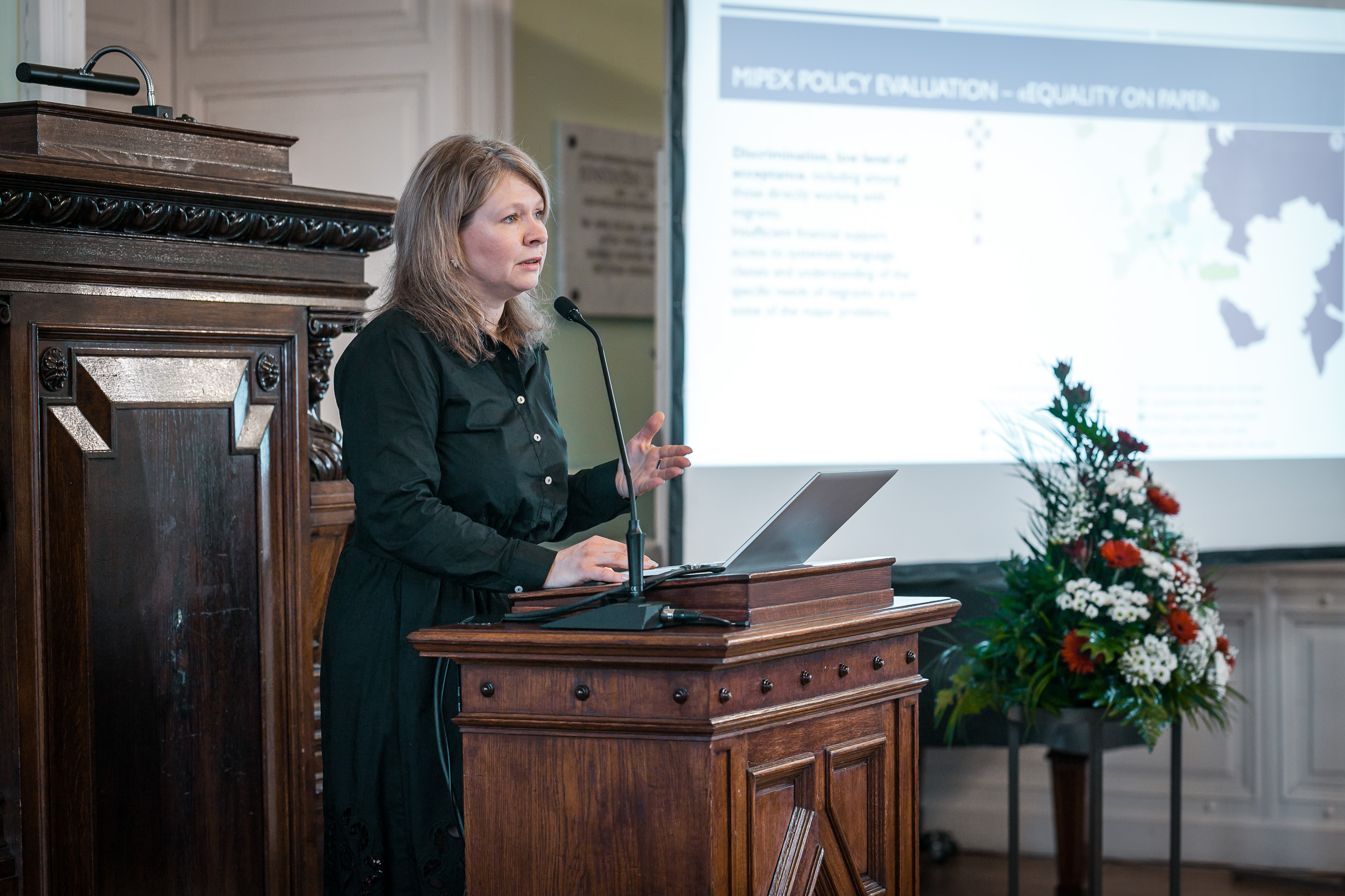 Tenured Professor Inta Mieriņa gives a lecture titled “Migrants and Refugees: Paradigm Shift and Fortress Europe”.